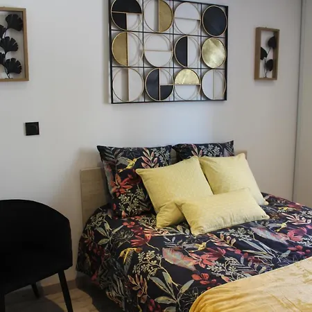 Les Pieds Dans L'eau